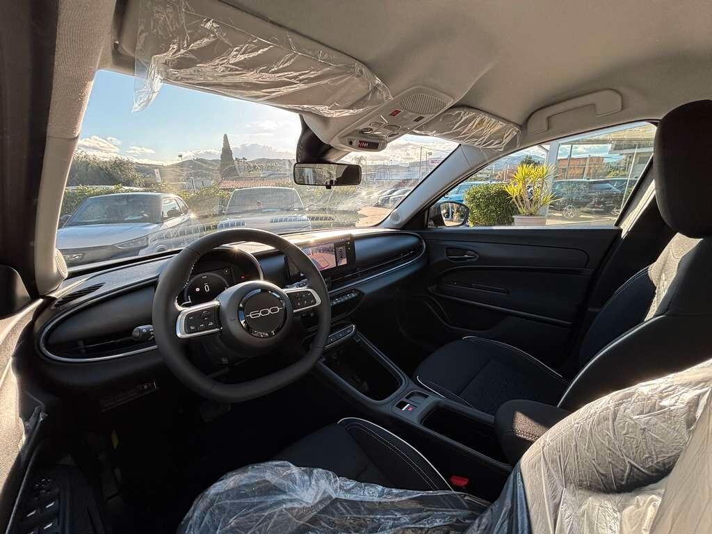 Fiat 600 Hybrid 110 CV DCT MHEV Icon 2026 KM 0 IVA ESPOSTA Tua a soli 209 Euro al mese