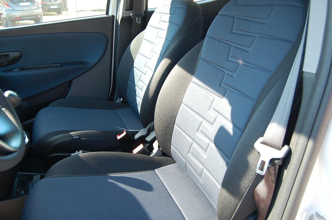 Lancia Ypsilon 1.0 FireFly 5 porte S&S Hybrid Platino