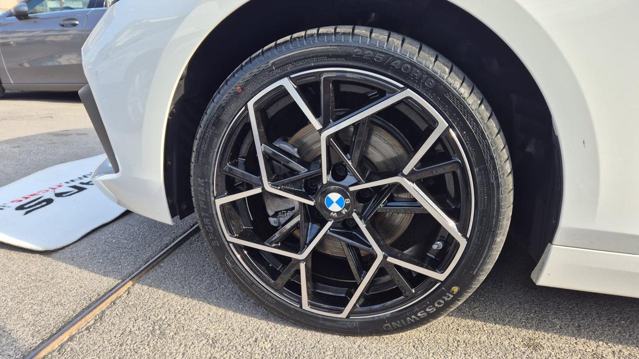 Bmw 116 116d 5p. Business Advantage