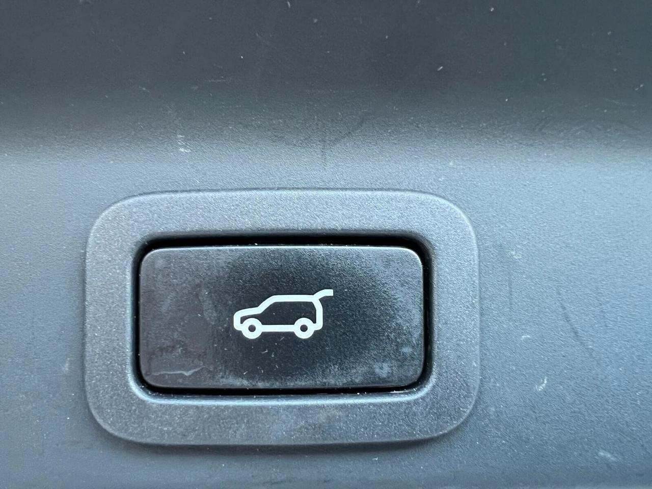 Jaguar F-Pace 2.0 D 180 CV AWD aut. R-Sport