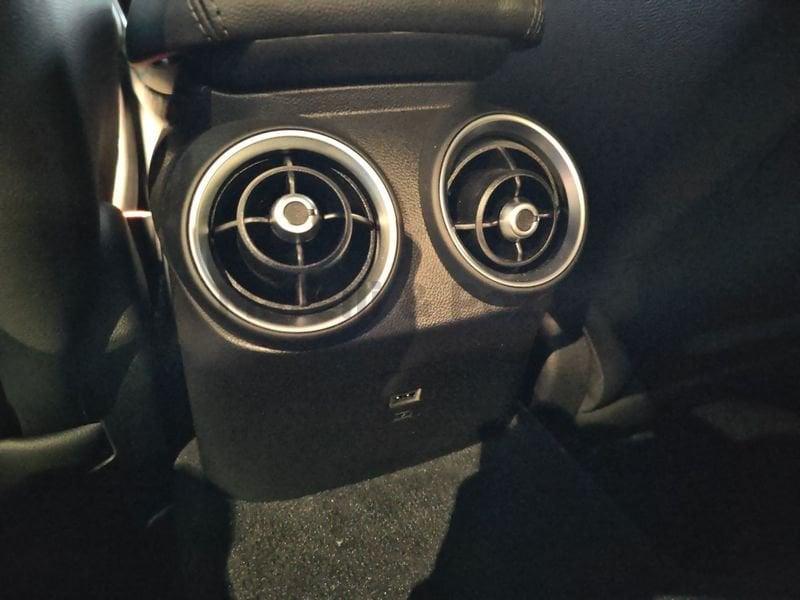 Alfa Romeo Giulia Giulia 2.2 Turbodiesel 210 CV AT8 AWD Q4 Veloce