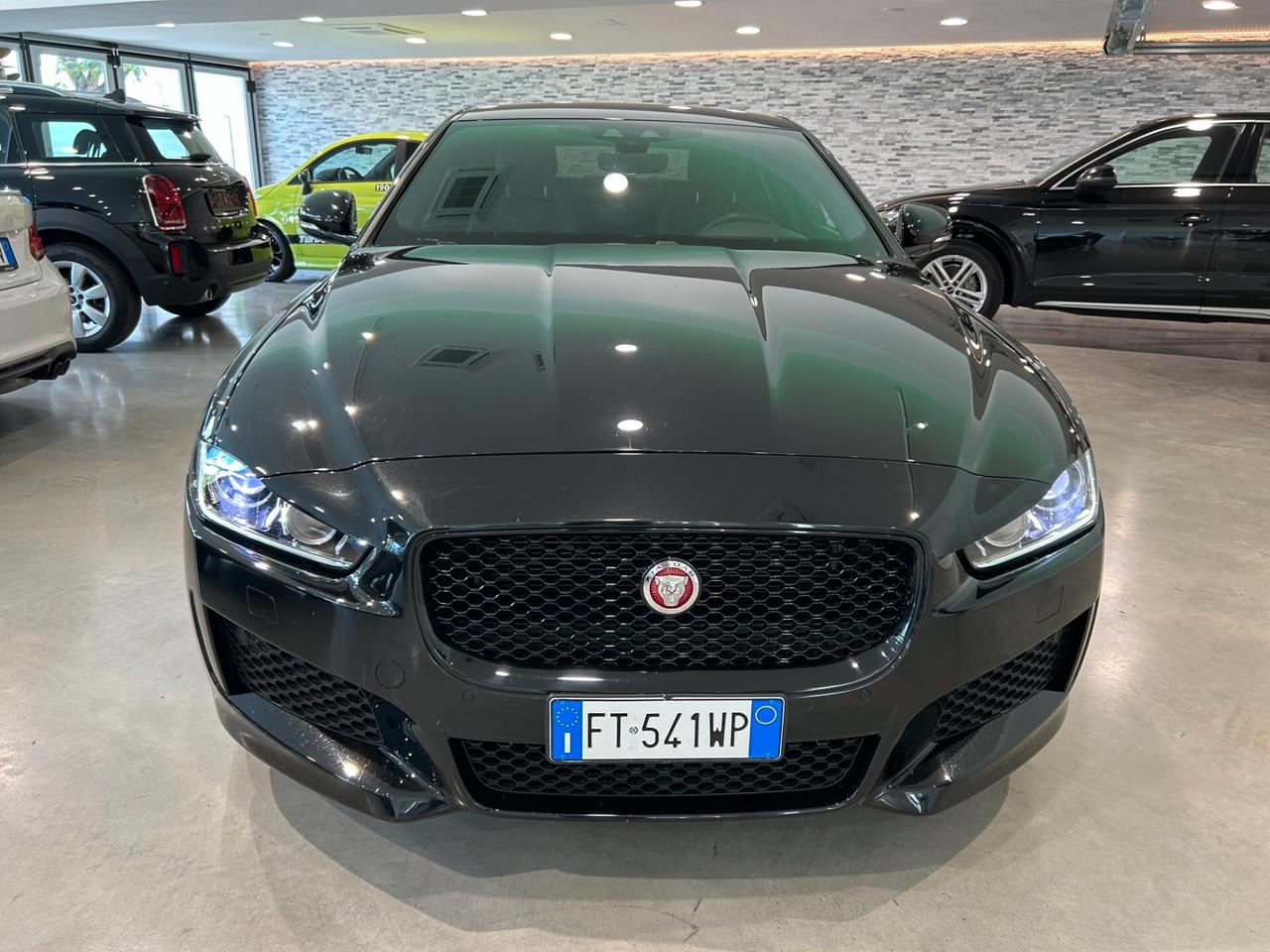 Jaguar XE 2.0 D 180 CV aut. Landmark Edition