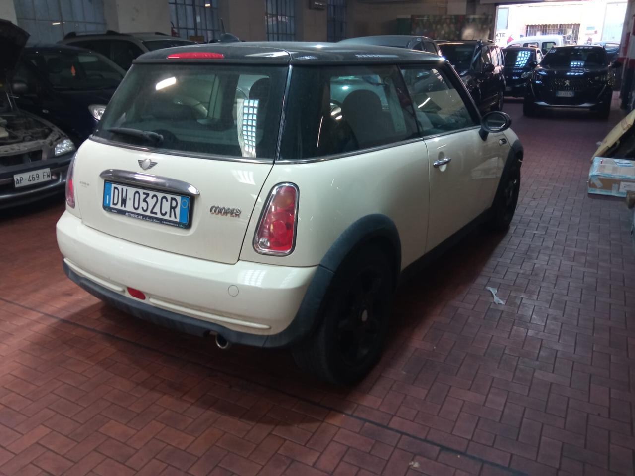 Mini 1.6 16V Cooper 115CV