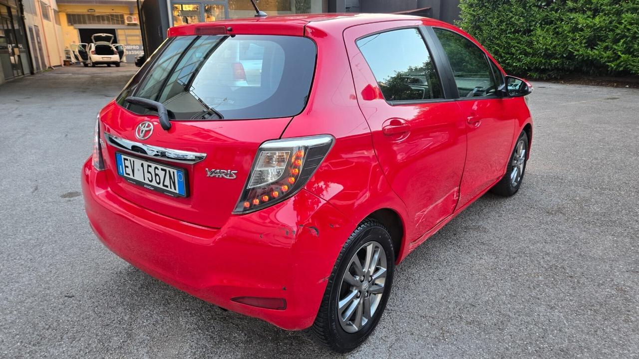 Toyota Yaris 1.0 5 porte Lounge