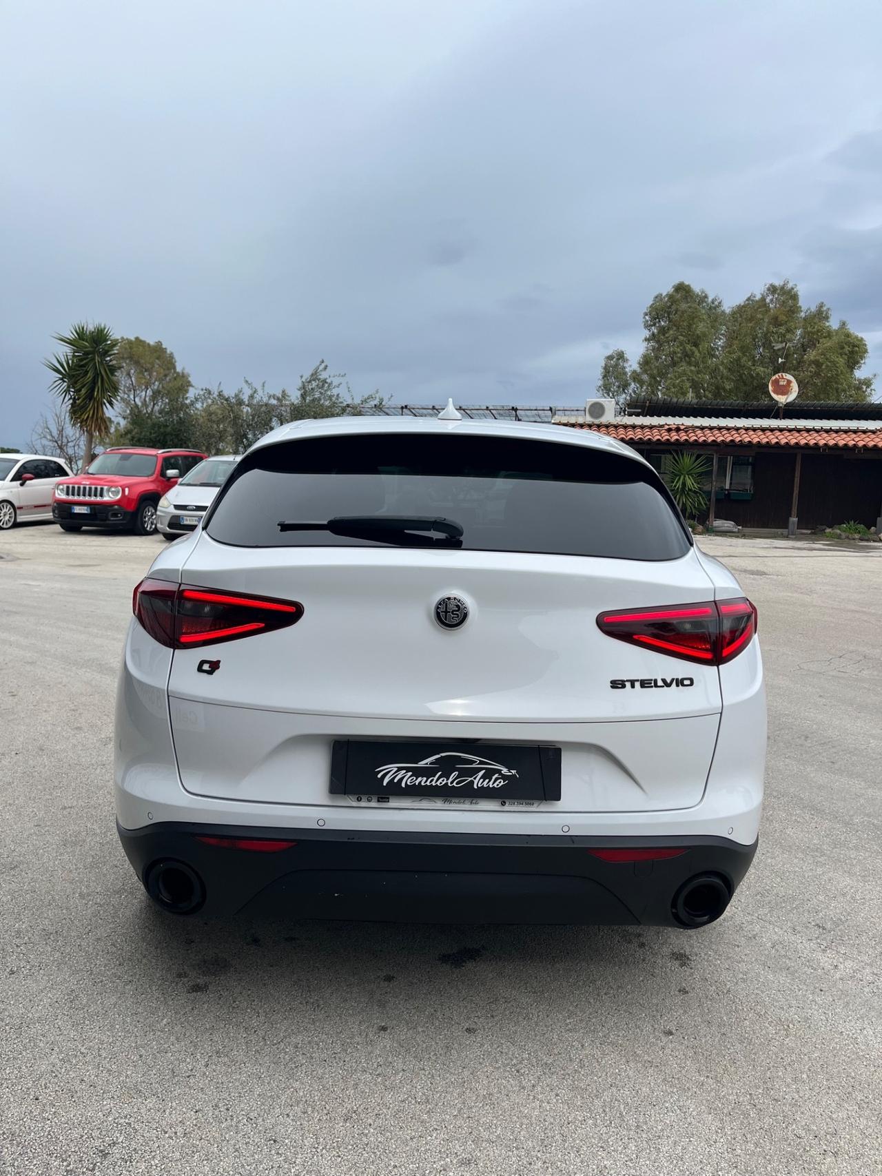 Alfa Romeo Stelvio 2.2 Turbodiesel 190 CV AT8 Q4 Executive