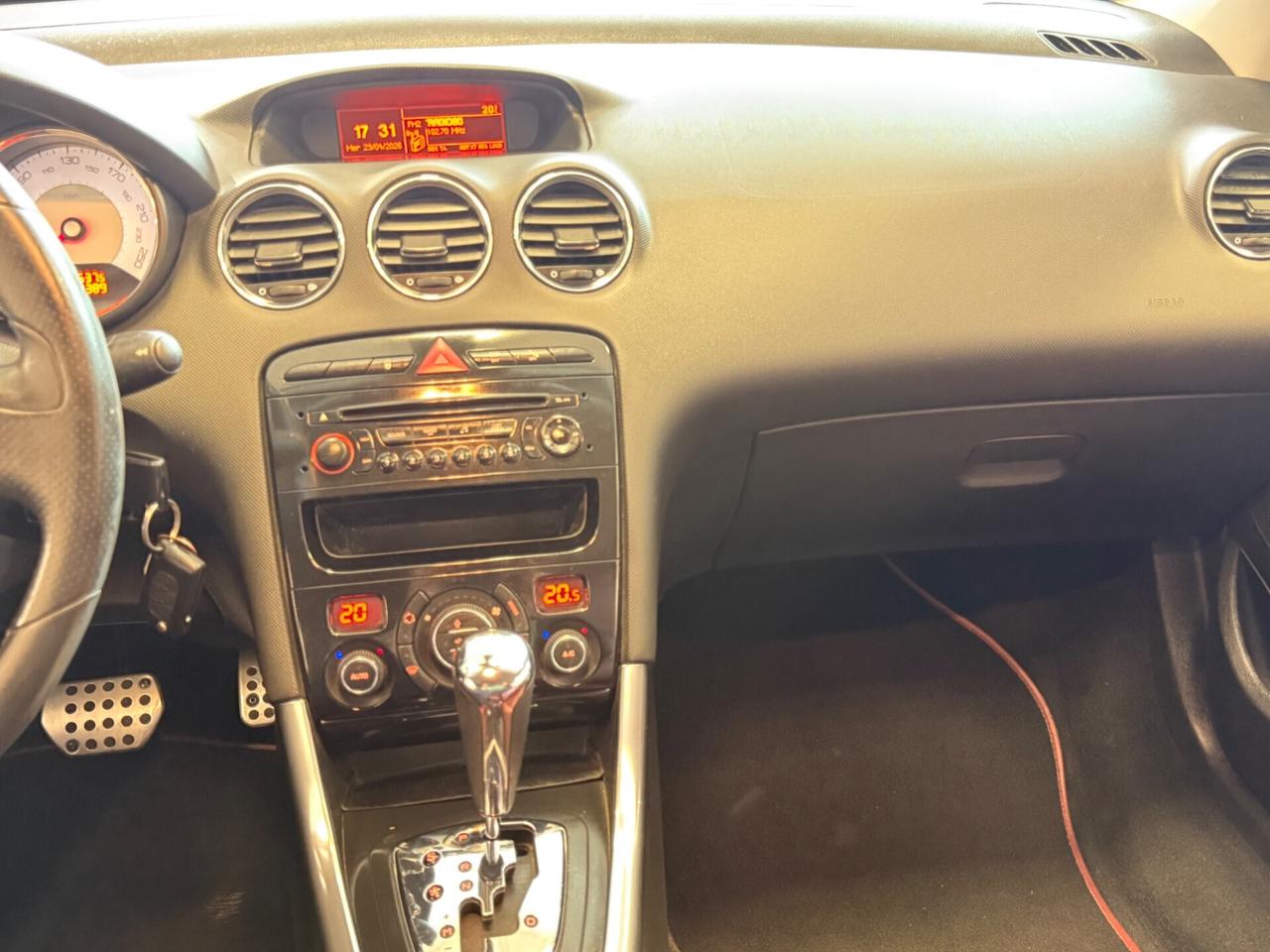 Peugeot 308 CABRIO 1.6 THP 156CV aut. CC Féline