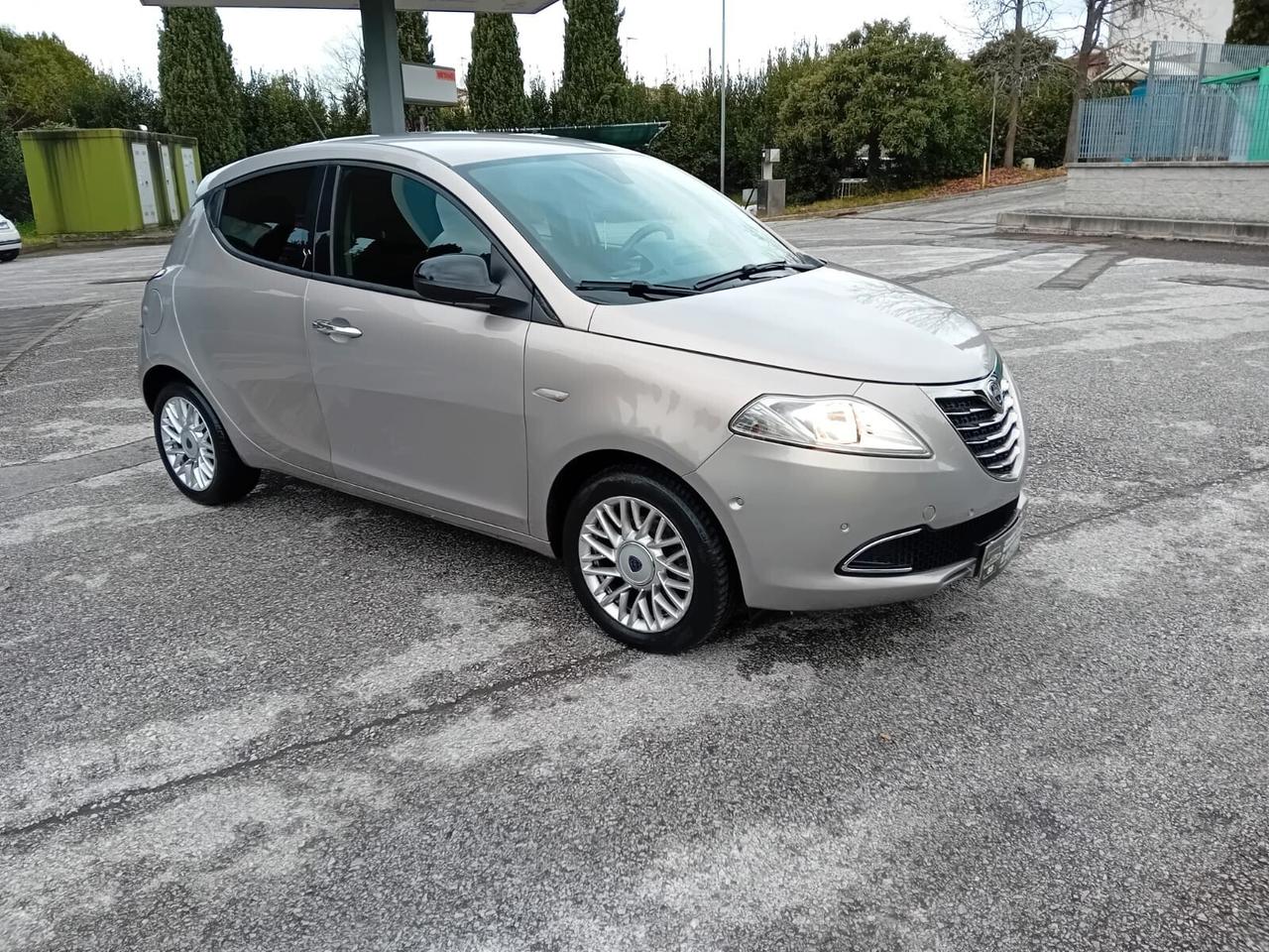 Lancia Ypsilon 1.3 MJT Gold - 2014