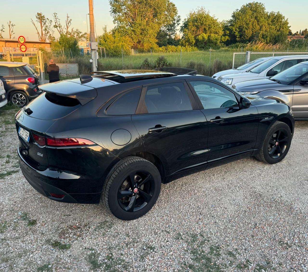 Jaguar F-Pace 2.0 D 180 CV AWD aut. R-Sport