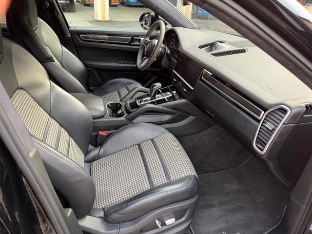 PORSCHE Cayenne Coupé 3.0 V6