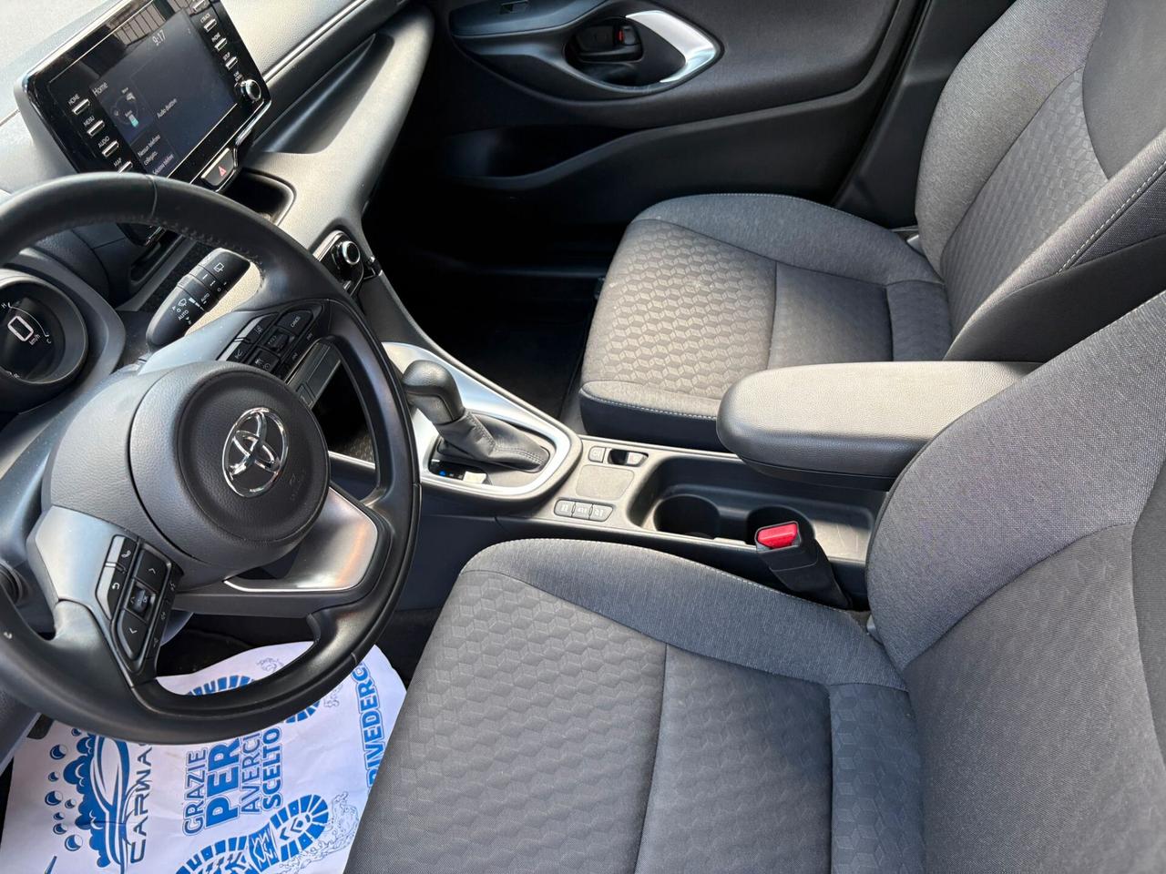 Toyota Yaris 1.5 Hybrid 5 porte Lounge design