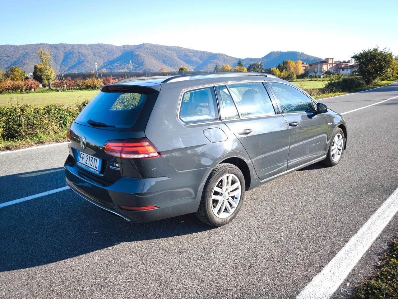 VOLKSWAGEN GOLF VARIANT -2018- DSG- OK NEOPATENTATI