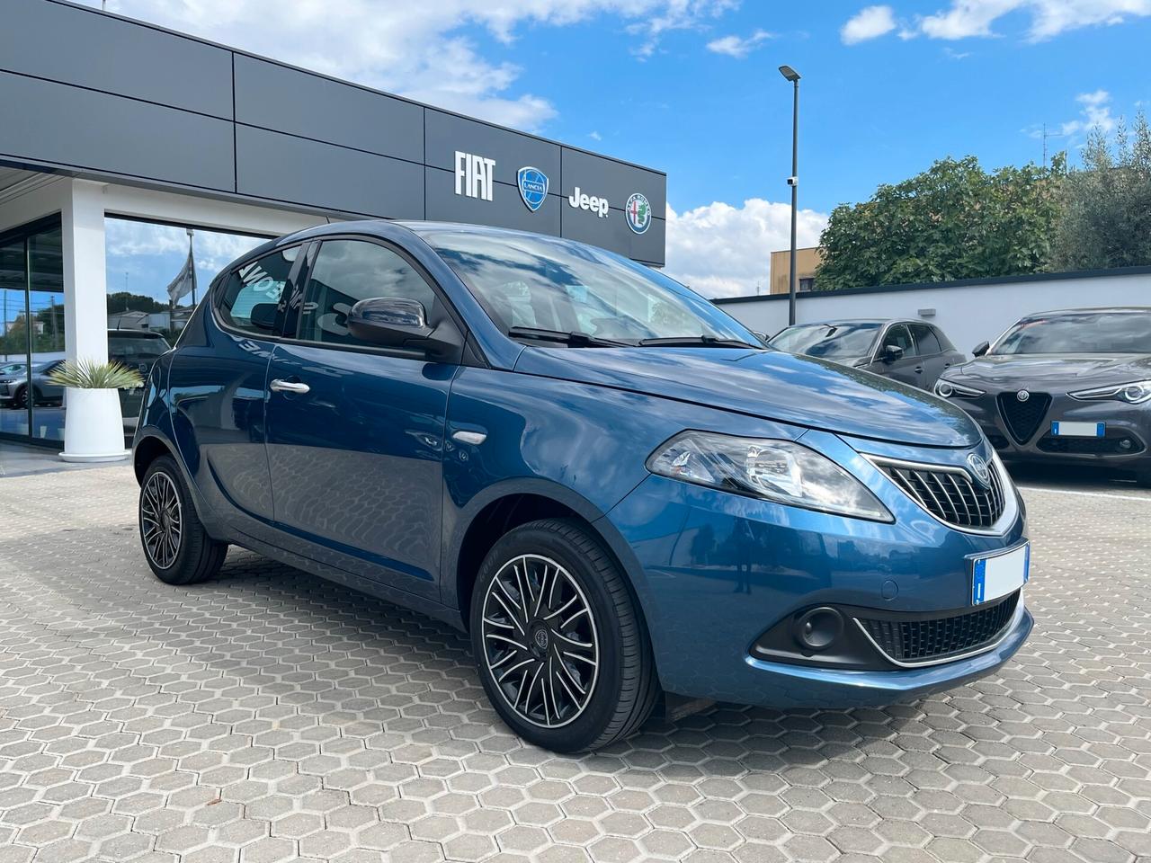 Lancia Ypsilon 1.0 FireFly 5 porte S&S Hybrid Silver Plus