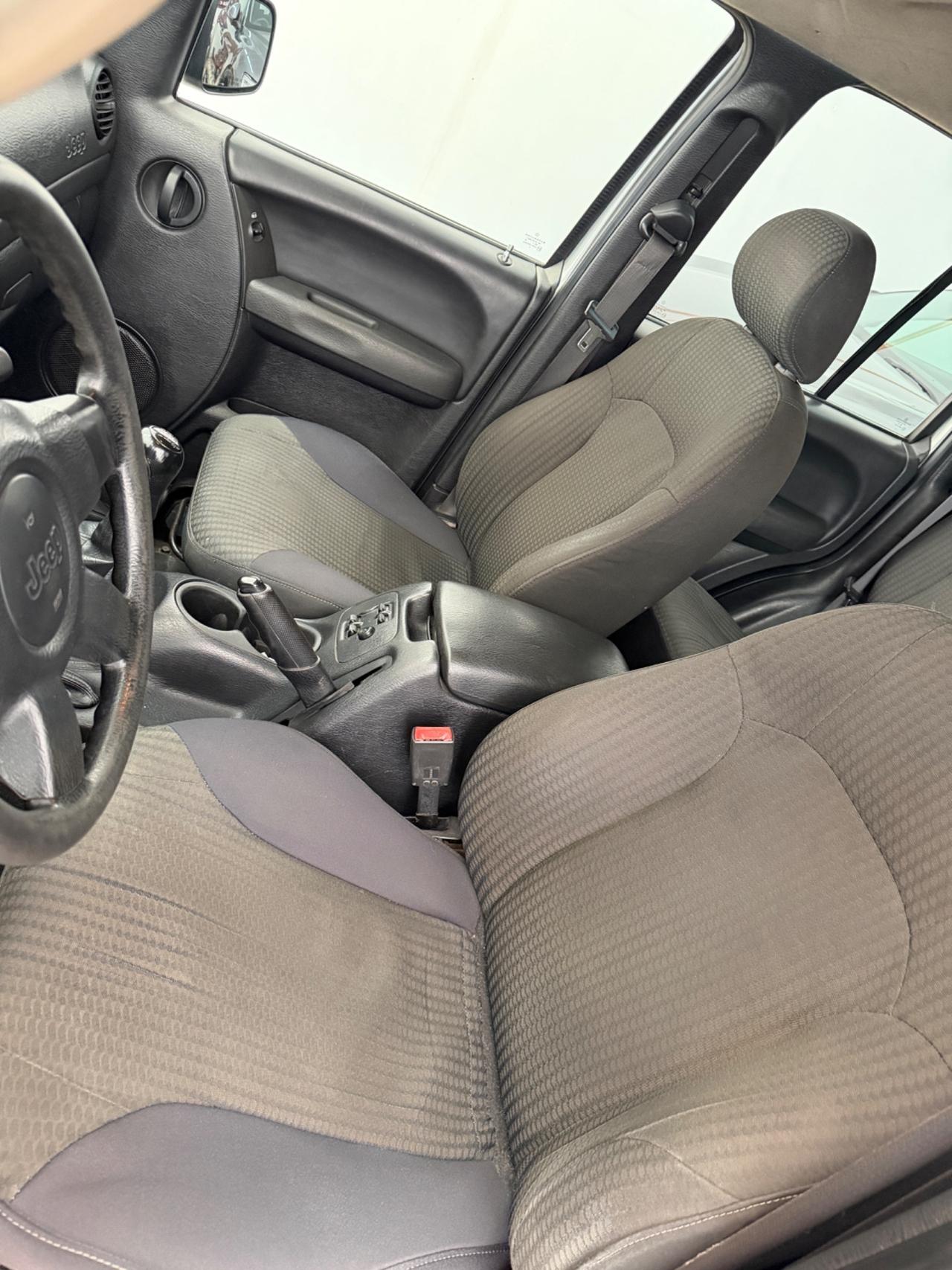 Jeep Cherokee 2.5 CRD Sport