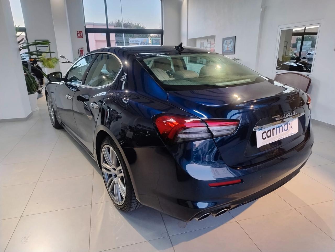 Maserati Ghibli L4 330 CV MHEV Granlusso