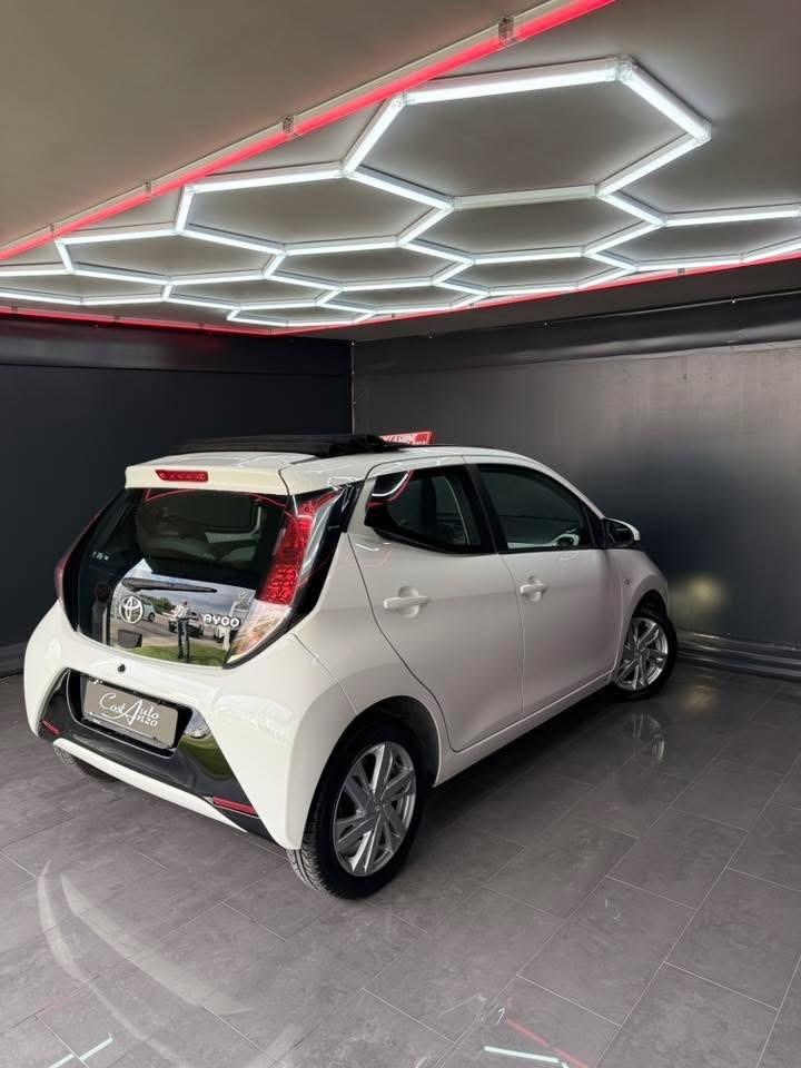 Toyota Aygo 1.0 Benzina CABRIO x-wave 2015