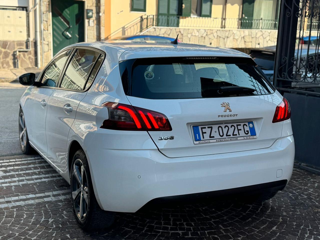 Peugeot 308 BlueHDi 100 S&S Allure