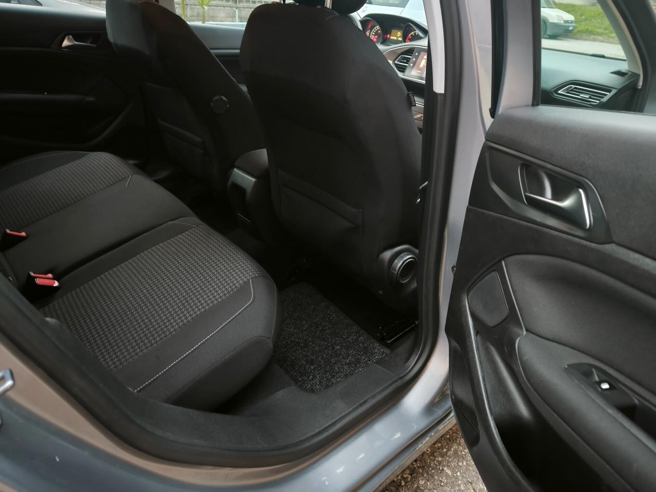 Peugeot 308 HDI 1500 EURO 6 OK NEOPATENTATI