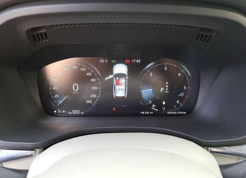 Volvo XC60 B4 AWD Geartronic Momentum