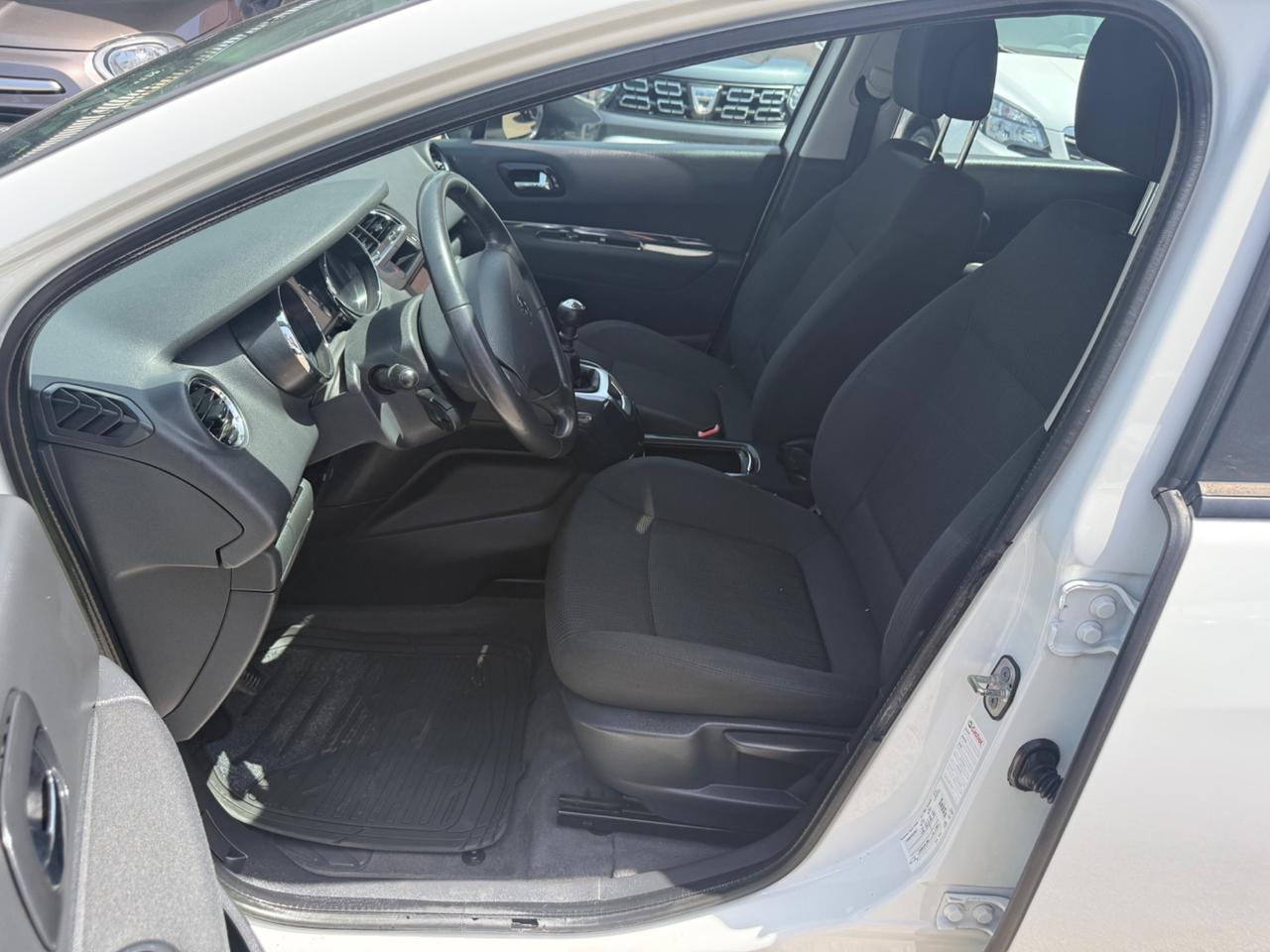 Peugeot 5008 1.6 HDi 112CV Business 5P