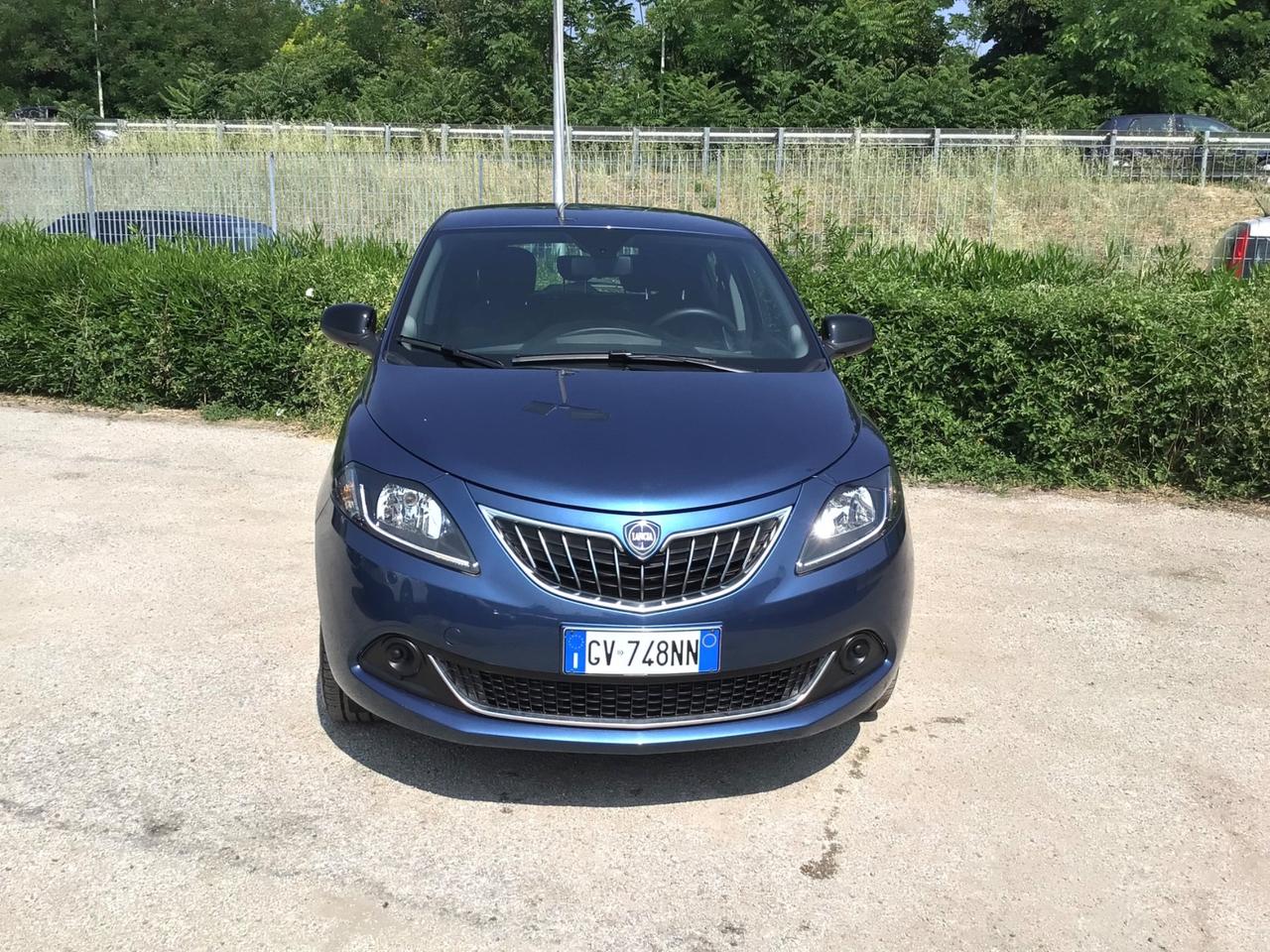 Lancia Ypsilon 1.0 FireFly 70Cv 5 Posti Hybrid Platino