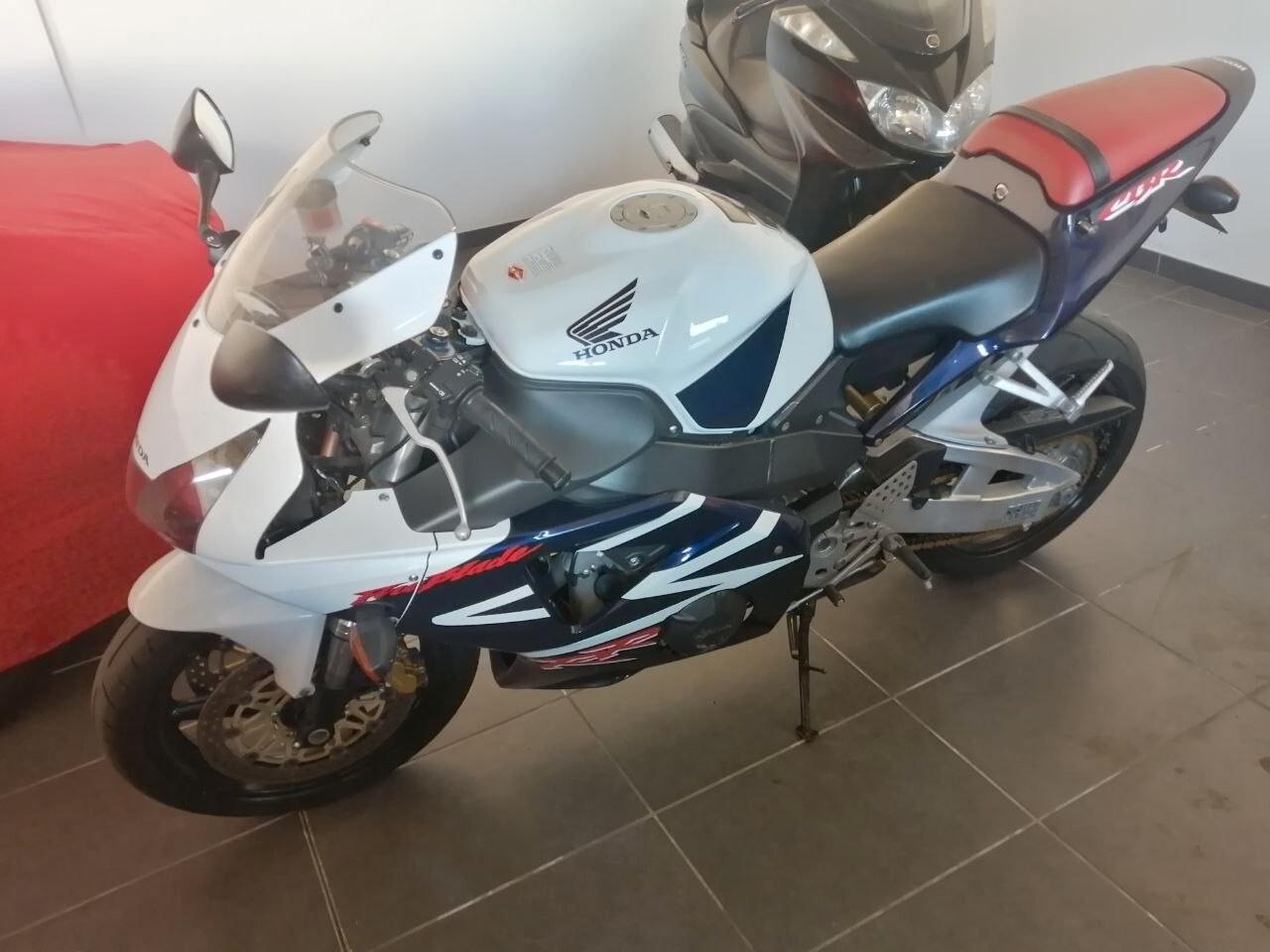 Honda CBR 954RR Fireblade (2002)