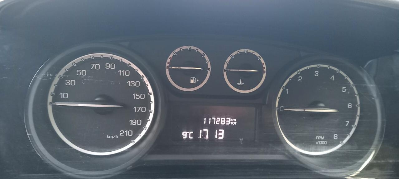 Lancia Ypsilon Benzina cc. 1.242 - 5 Porte 5 Posti UTILIZZABILE ANCHE PER I NEOPATENTATI.