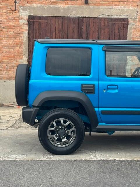 Suzuki Jimny 1.5 5MT Top
