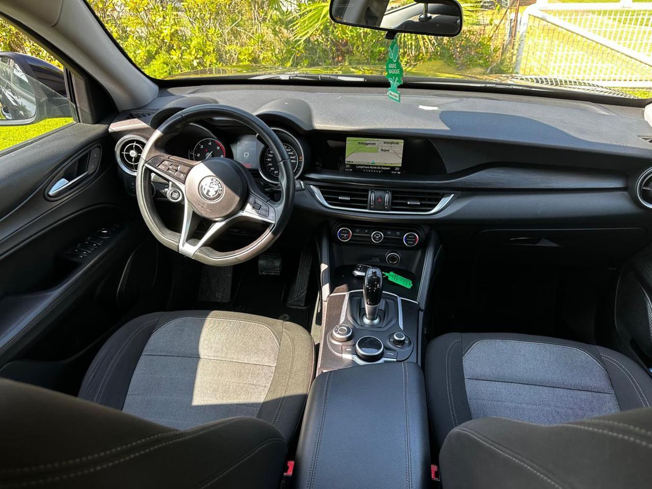 Alfa Romeo Stelvio 2.2 t Business Q4 210cv auto