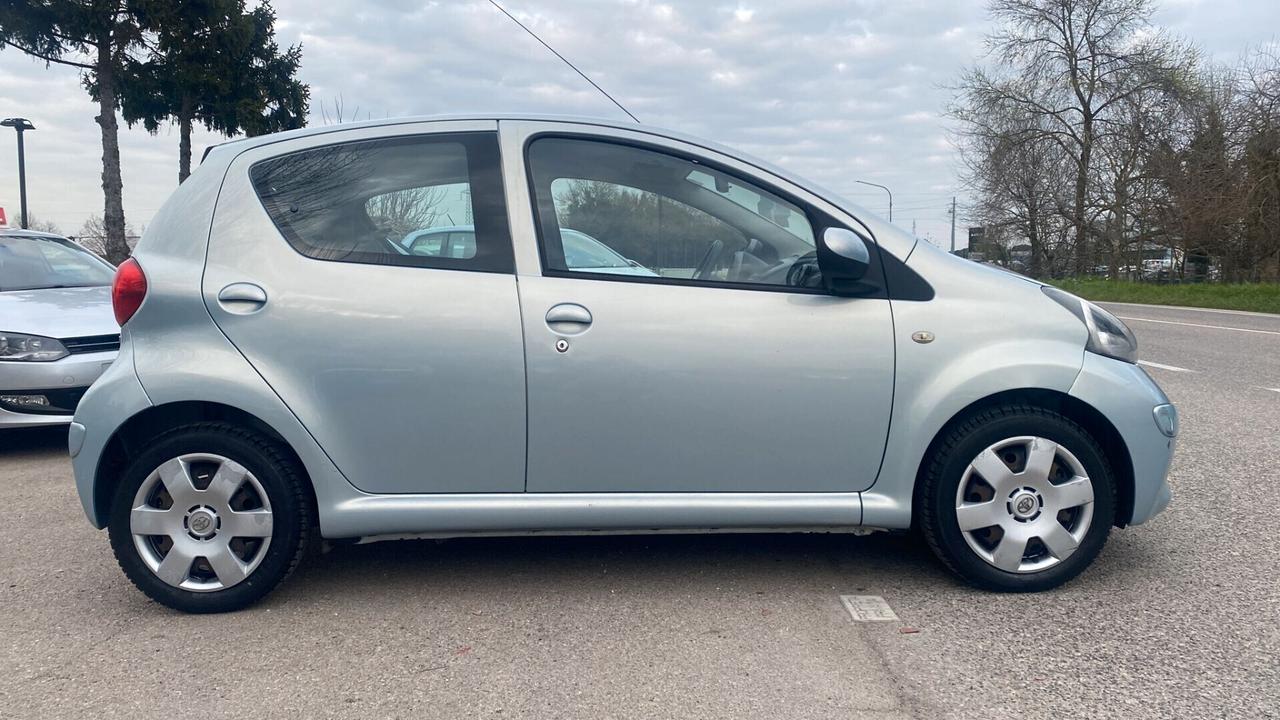 Toyota Aygo 1.0 12V VVT-i 5 porte