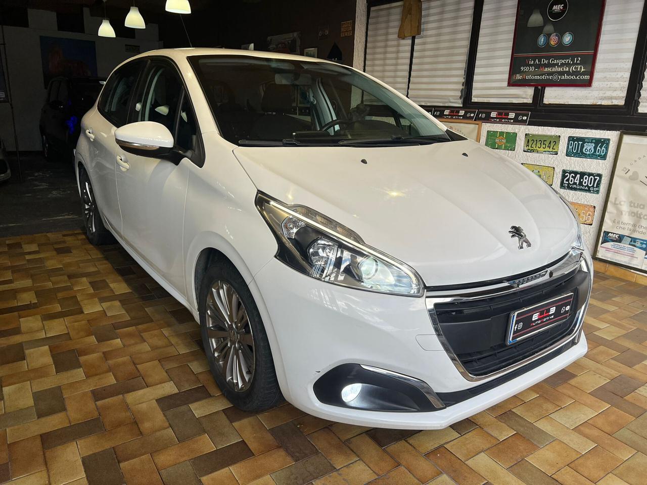 Peugeot 208 1.6 HDi 75 CV 90000 KM