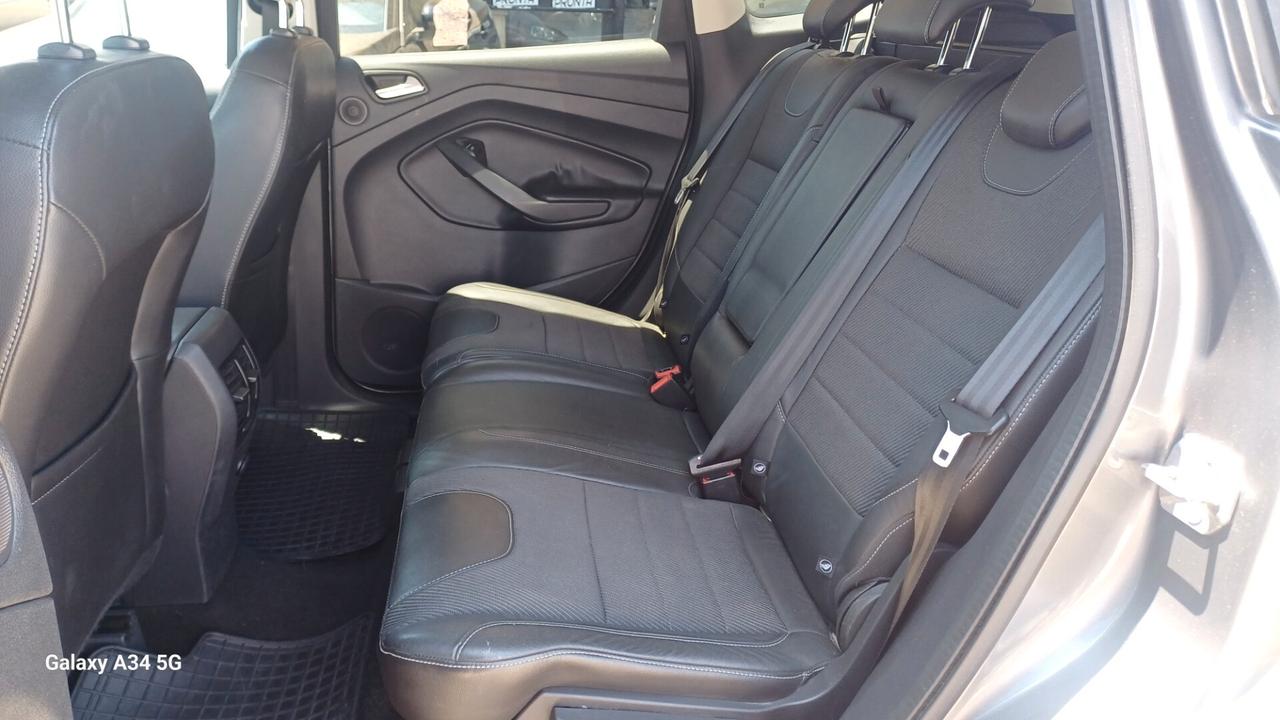 Ford Kuga 2.0 TDCI 140 CV 4WD Powershift Titanium