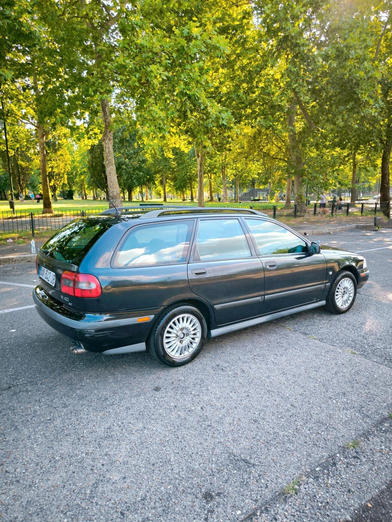 Volvo V40 2.0 16V cat