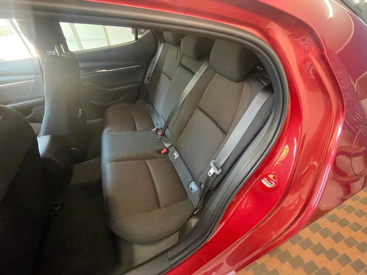 Mazda 3 Mazda3 2.0L e-Skyactiv-G M Hybrid 4p. Exclusive Line