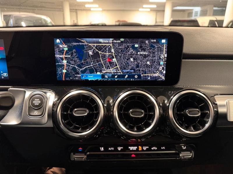 Mercedes-Benz GLB 180 d Automatic Business