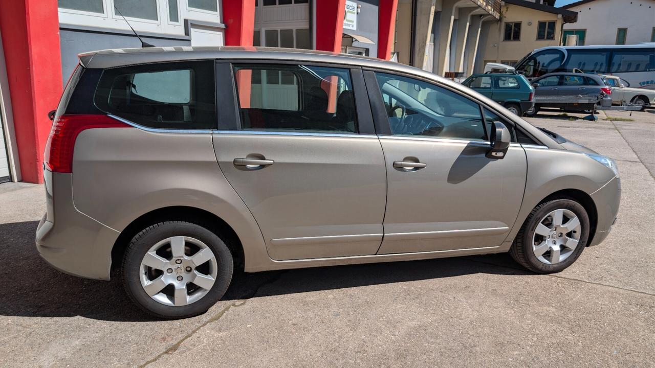 Peugeot 5008 1.6 HDi 112CV Premium