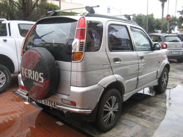 DAIHATSU Terios 1.3 I 16V KAT 4WD DX