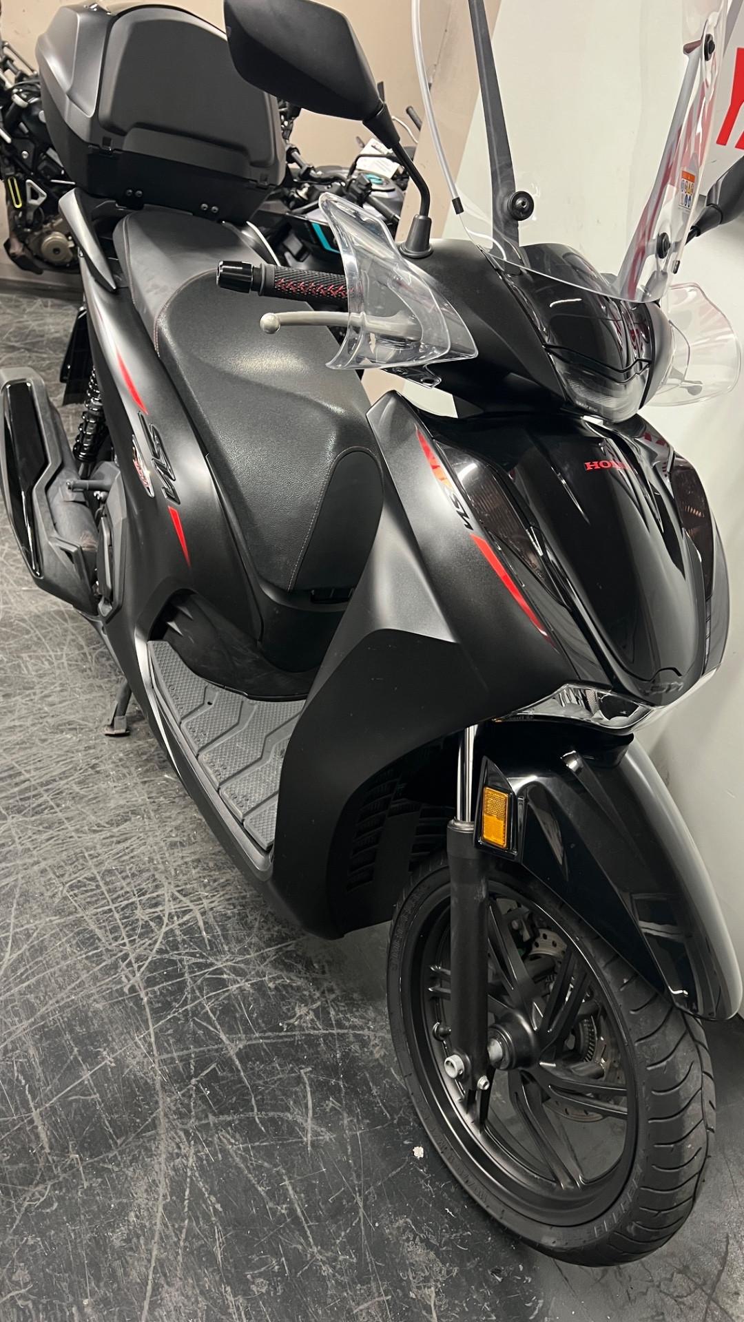 Honda SH 350 Sport