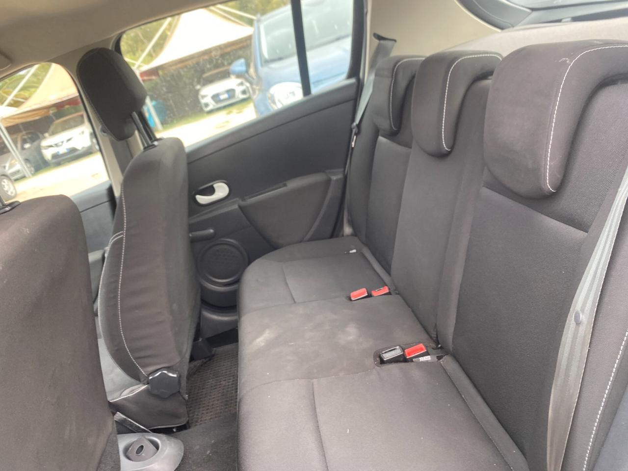 RENAULT CLIO 1.2 112.000KM ANNO 2012 ADATTA NEOPATENTATI