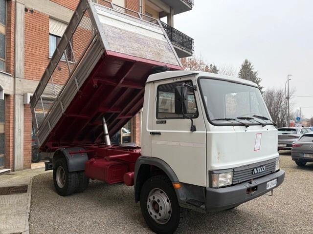Iveco 109-14 Ribaltabile trilaterale