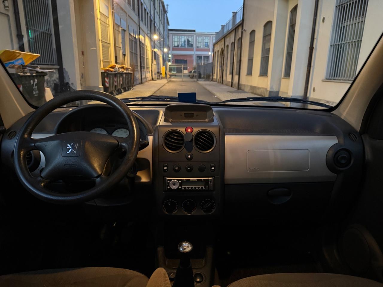 Peugeot Ranch 1.6 HDi 5p. Totem