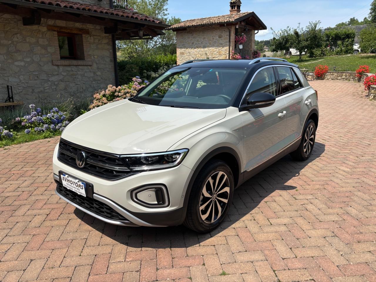 Volkswagen T-Roc 1.5 TSI 16000 Km - 03/2024