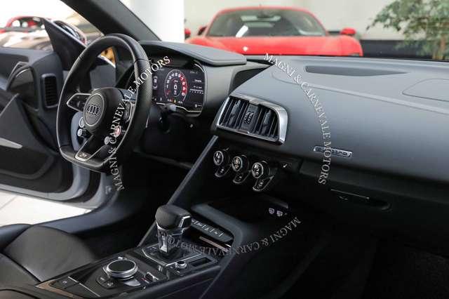 Audi R8 V10 PERFORMANCE|CARBOCERAMIC|B&O|BLACK LOOK|SCARIC