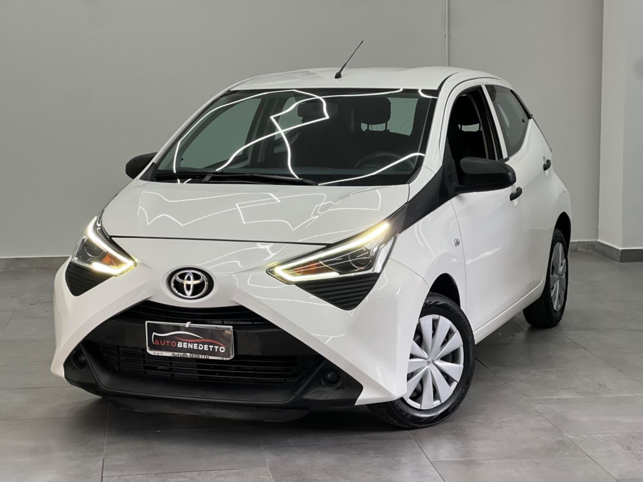 Toyota Aygo Connect 1.0 VVT-i 72 CV x-play 2021