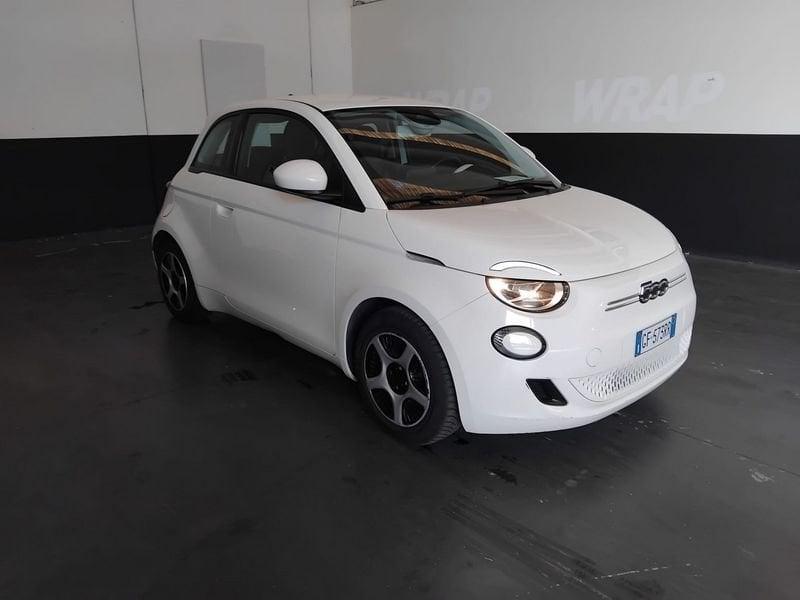 FIAT 500 500e Berlina 42 kWh Passion