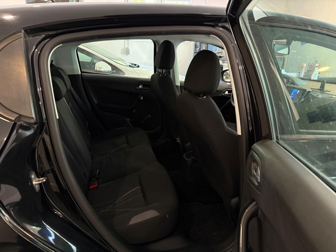 Peugeot 208 1.4 METANO BENZINA NEOPATENTATI