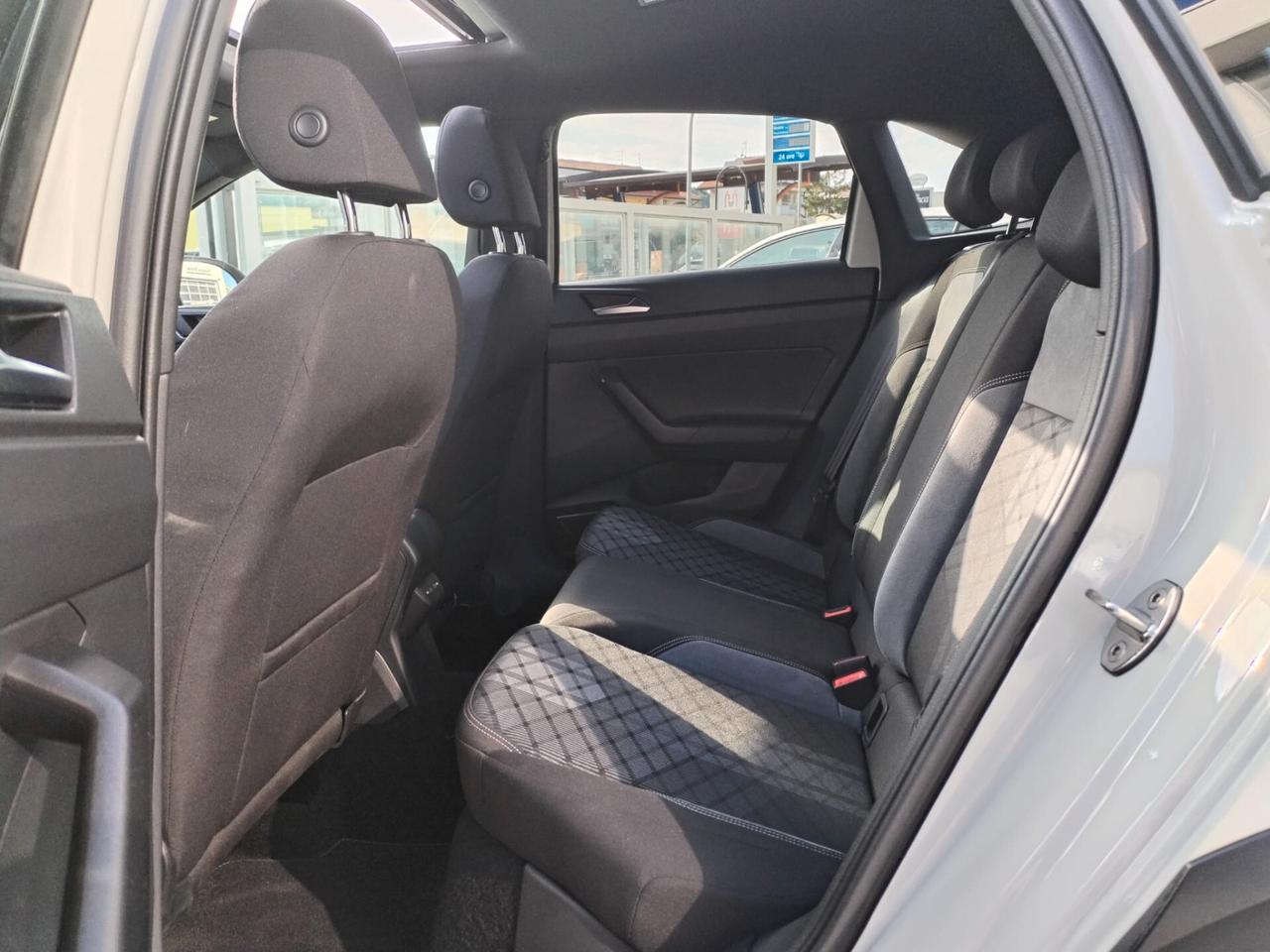 Volkswagen Taigo 1.0 TSI 115 CV DSG R-Line