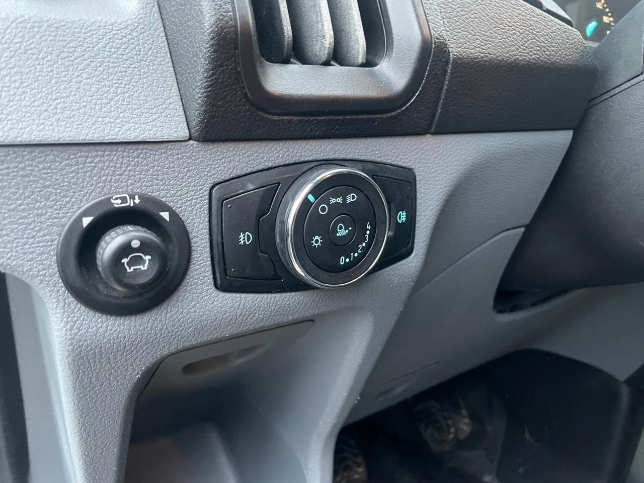 Ford DOPPIA CABINA CASSONE RIBALTABILE TRILATERALE