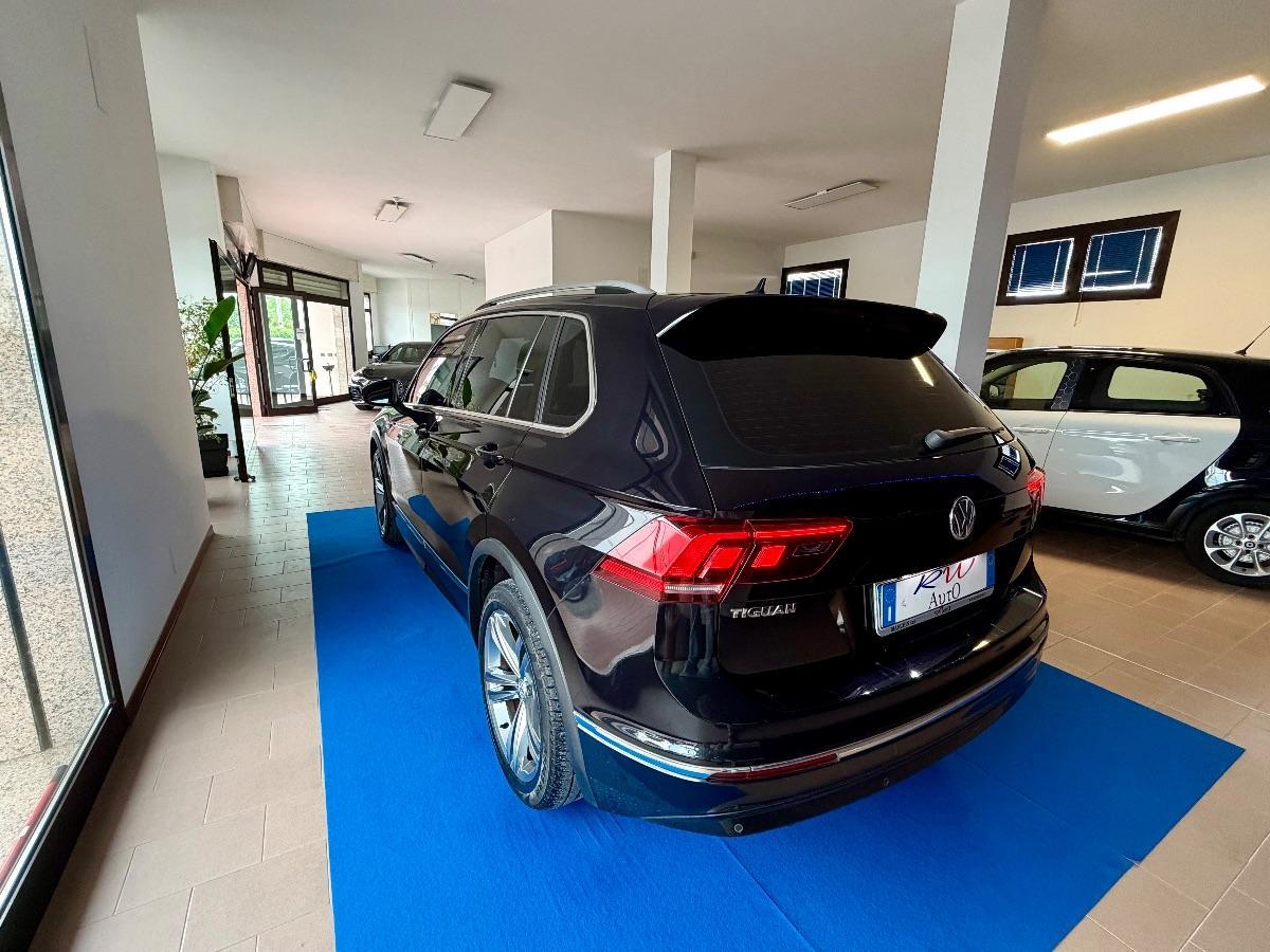 VOLKSWAGEN - Tiguan - 2.0 TDI 150CV SCR DSG R-Line