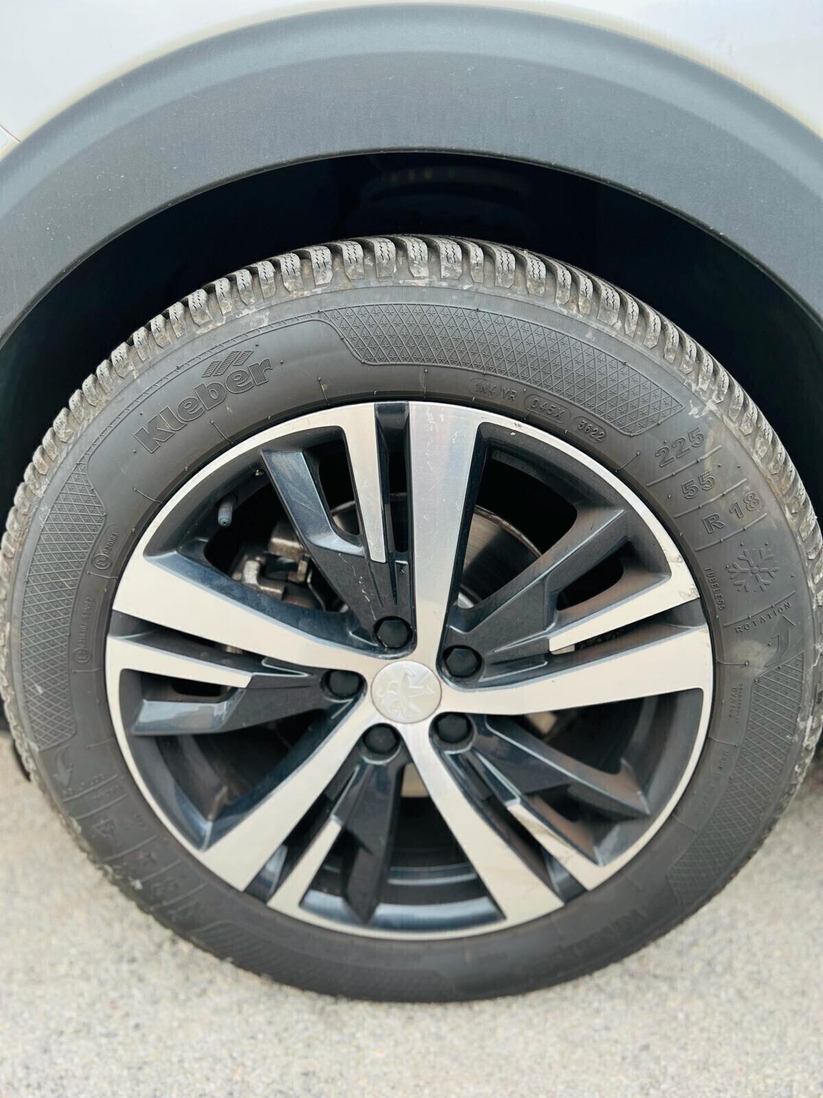 Peugeot 3008 BlueHDi 130 S&amp;S EAT8 Allure - 2018