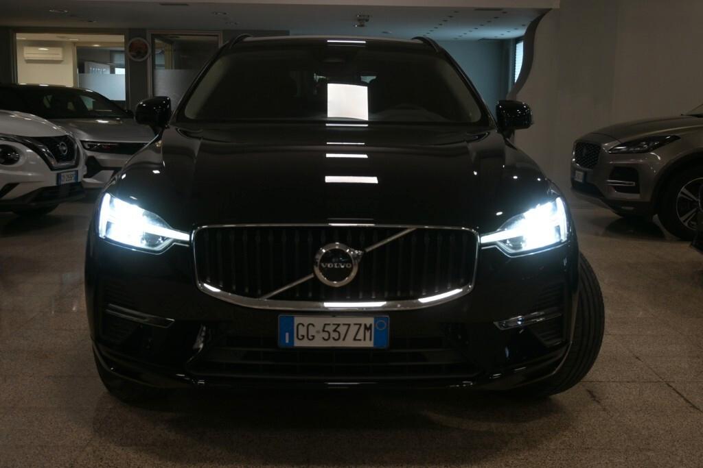 VOLVO XC60 2.0D 197CV B4 (D) GEARTRONIC MOMENTUM ( FARI LED - COCKPIT - NAVI - SENSORI POST. - CERCHI 18 )